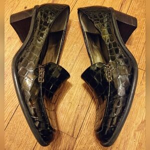 Liz Claiborne Brown Crocodile Loafers